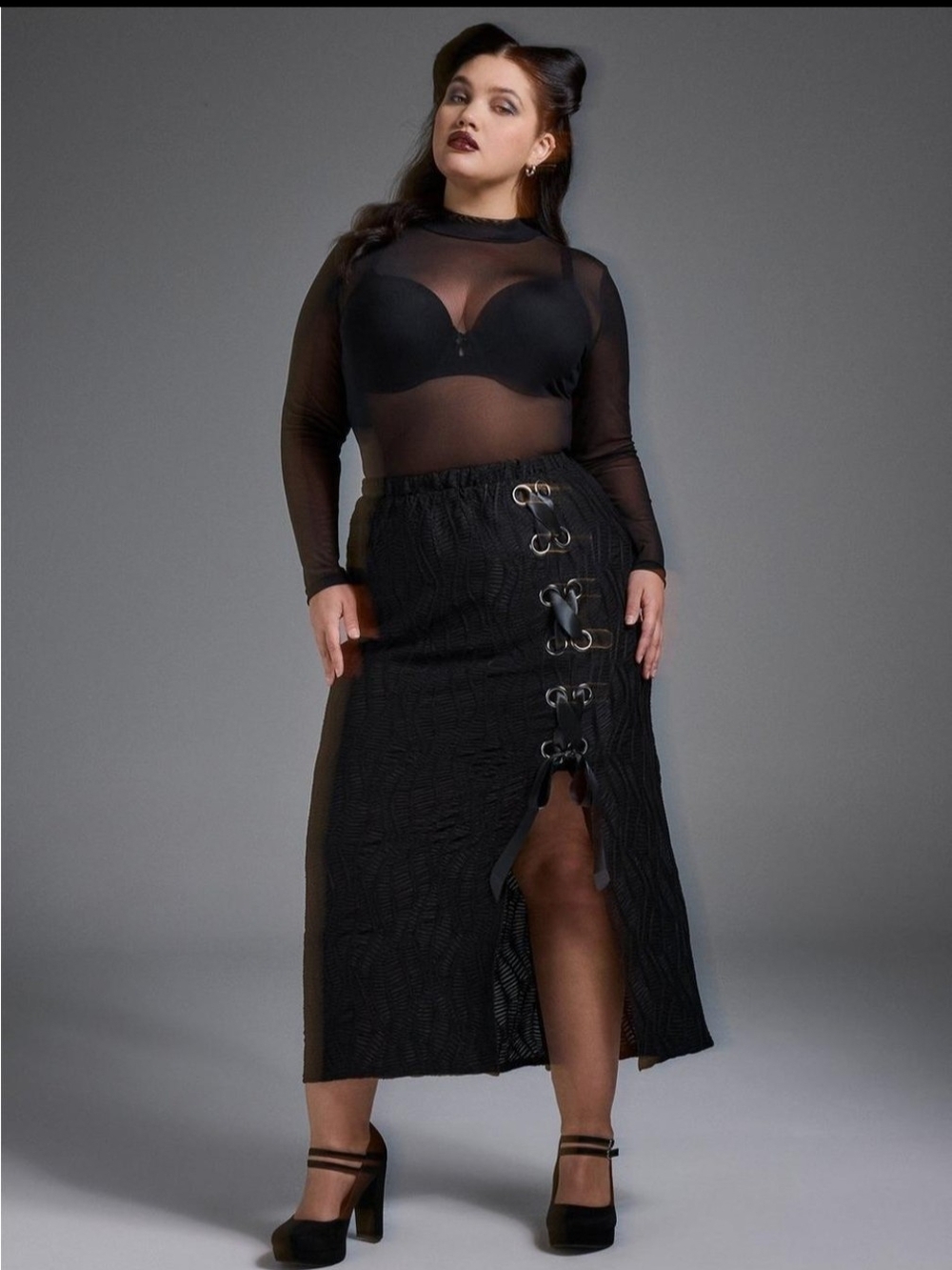 Torrid Nightfall Lace-Up Grommet Maxi Skirt Black Size 1 14/16.